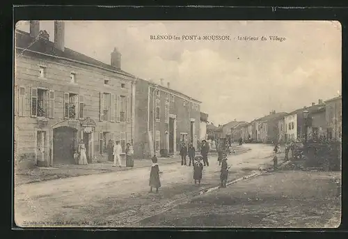 AK Blenod-les-Pont-a-Mousson, Interieur du Village