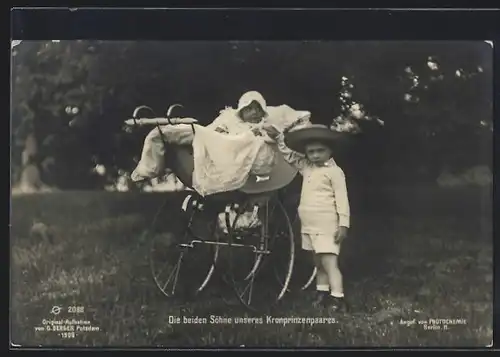 AK Kronprinz Wilhelm von Preussen mit seinem Brüderchen im Kinderwagen