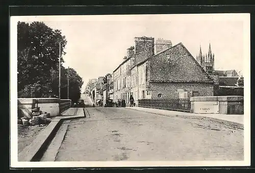 AK St-Hilaire-du-Harcouet, Pont de Bretagne et rue Waldeck Rousseau