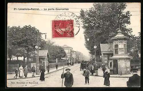 AK Levallois-Perret, La porte Courcelles