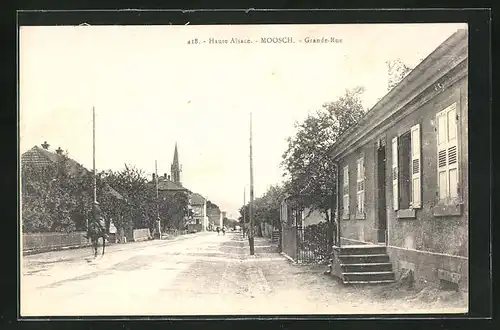 AK Moosch, Grande-Rue, Strassenpartie im Sonnenschein