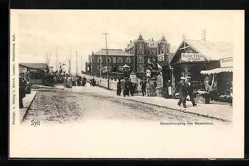 AK Westerland /Sylt, Strandübergang von Westerland, Bazar Frisia von H.C.A. Schmidt