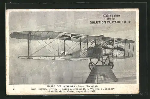 AK Paris, Musée des Invalides, Ausstellung eines erbeuteten deutschen Flugzeuges