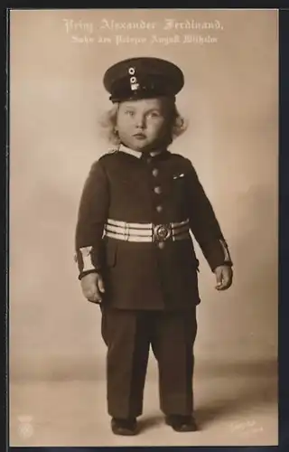 AK Prinz Alexander Ferdinand, Sohn des Prinzen August Wilhelm im Kindesalter in Uniforms-Kostüm