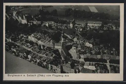 AK Burghausen / Salzach, Totale aus dem Flugzeug gesehen