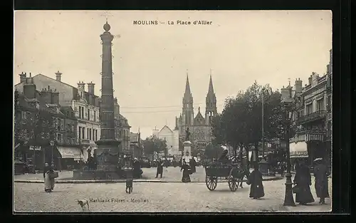 AK Moulins, La Place d`Allier mit Passanten und Hunden