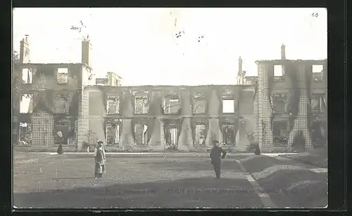 AK Senlis, Incendie par les Allemands le 2 Septembre 1914