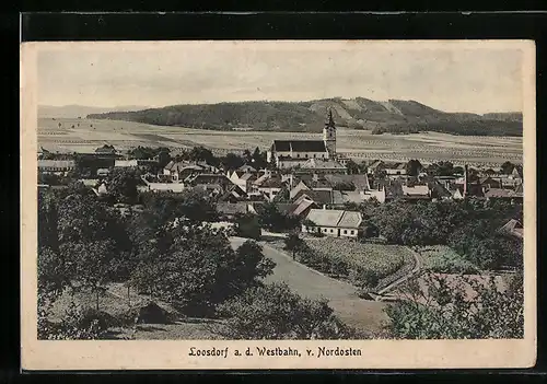 AK Loosdorf a. d. Westbahn, Generalansicht mit Kirche von Nordosten