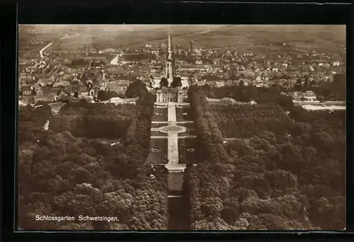 AK Schwetzingen, Stadt mit Schlossgarten aus der Vogelschau