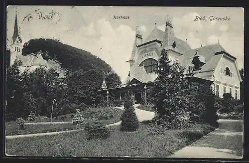 AK Veldes, Kurhaus mit Anlagen, Kirche und Einfahrt