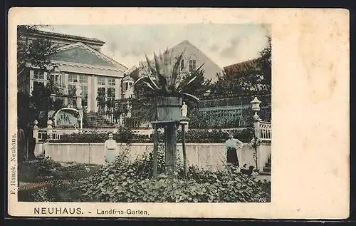 AK Neuhaus, Landfras-Garten mit Besucherinnen und Gebäudeblick