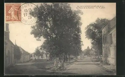 AK Le Puy-Notre-Dame, La Place de la Paleine