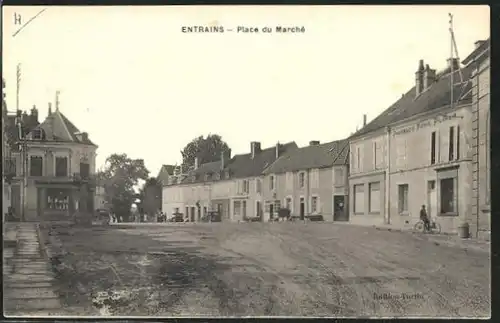 AK Entrains, Place du Marchè