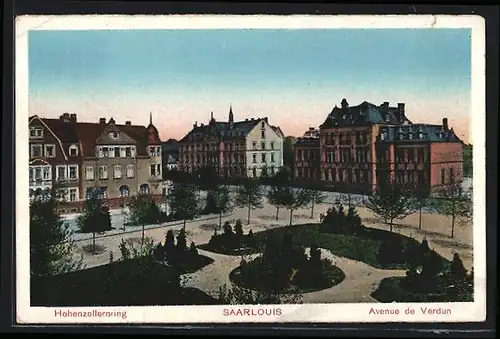 AK Saarlouis, Strasse Hohenzollernring mit Bäumen