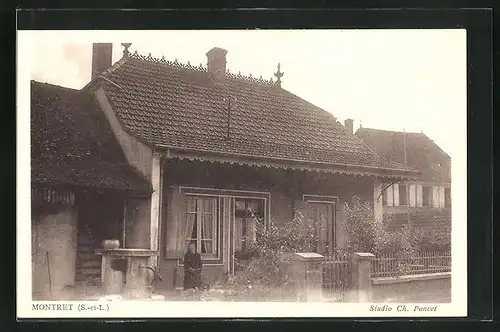 AK Montret, Wohnhaus mit Frau