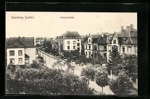 AK Saarburg /Lothr., Hesserstrasse mit Bäumen