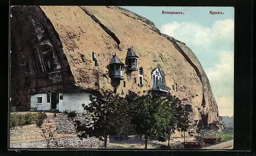 AK Inkerman, Gebäude im Berg