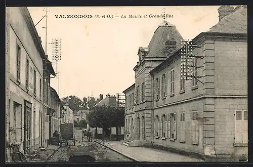 AK Valmondois, La Mairie et Grande Rue