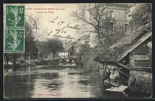 AK Saint-Clair-sur-Epte, Lavoir sur l`Epte