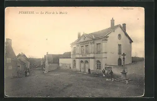 AK Perreuil, La Place de la Mairie