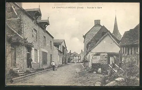 AK La Chapelle-Moche, Rue de la Gare