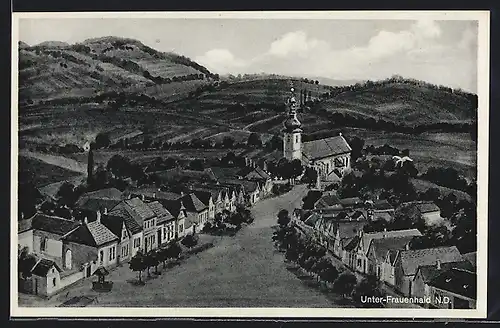 AK Unter-Frauenhaid, Teilansicht mit Strassenpartie und Kirche