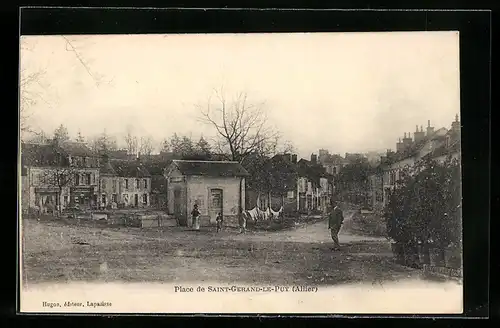 AK Saint-Gerand-le-Puy, Place de Saint-Gerand-le-Puy