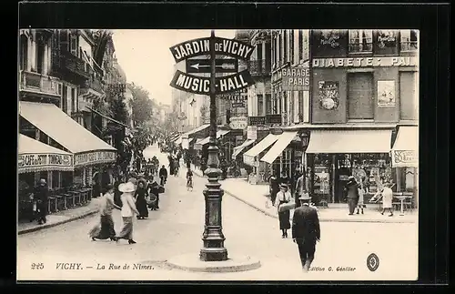 AK Vichy, La Rue de Nimes