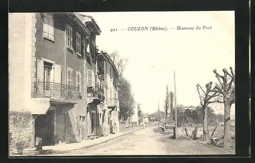 AK Couzon, Hameau du Port, Strassenpartie im Ort