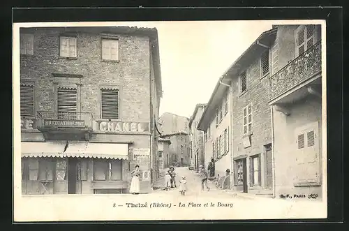 AK Theizé, La Place et le Bourg