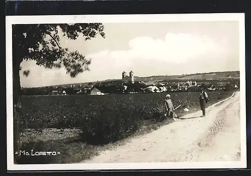 AK Maria-Loretto, Teilansicht mit Kirche und Feldweg