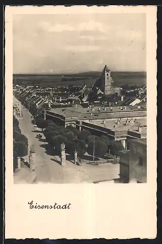 AK Eisenstadt, Teilansicht mit Strasse und Pfarrkirche aus der Vogelschau