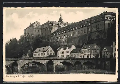 AK Weilburg a. d. Lahn, Blick von der Brücke hinauf zum Schloss