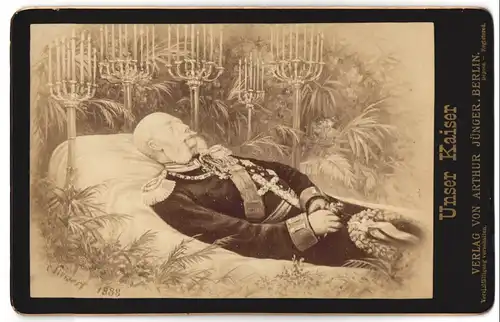 Fotografie Arthur Jünger, Berlin, Kaiser Wilhelm I. auf dem Totenbett in Uniform, Post Mortem, 1888