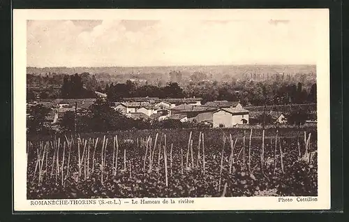 AK Romanèche-Thorins, Le Hameau de la rivière