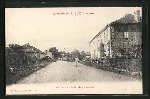 AK La Pêcherie, L'Entree du Village