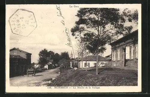 AK Monbrun, La Mairie et le Village, Ortspartie