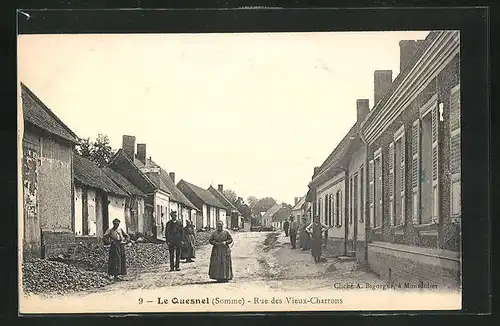 AK Le Quesnel, Rue des Vieux-Charrons, Strassenpartie