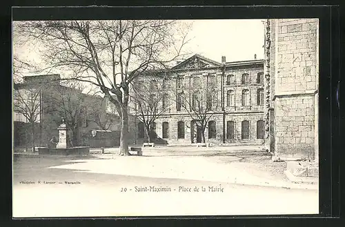 AK Saint-Maximin, Place de la Marie