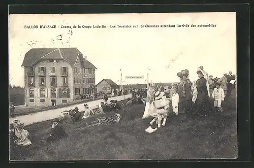 AK Ballon d`Alsace, Coruse de la Coupe Lederlin, Les Touristes sur les Chaumes attendant l`Arrivée des automobiles