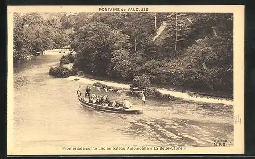 AK Fontaine-de-Vaucluse, Promenade sur le Lac en bateau Automobile La Belle-Laure