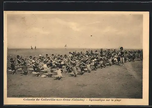 AK Colleville-sur-Orne, Gymnastique sur la plage