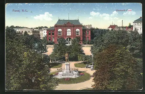 AK Forst / N.-L., Bismarck-Platz aus der Vogelschau