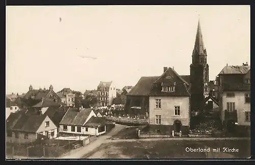 AK Helgoland, Oberland, Strassenpartie mit Kirche und Zeppelin