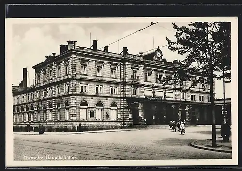 AK Chemnitz, Reisende verlassen den Hauptbahnhof