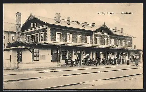 AK Velky Osek, Nadrazi, Bahnhof mit Gleisseite