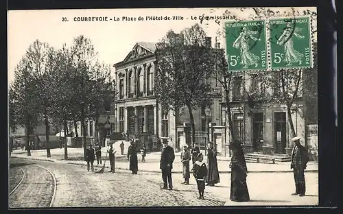 AK Courbevoie, La Place de l`Hotel-de-Ville