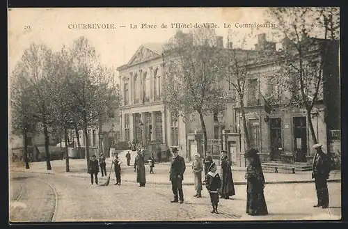 AK Courbevoie, la Place de l'Hotel-de-Ville, le Commissariat