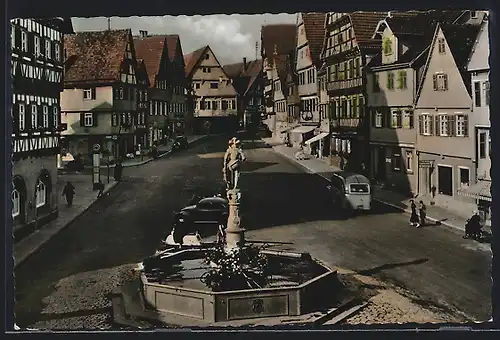 AK Leonberg, Marktplatz mit Geschäften und Brunnen