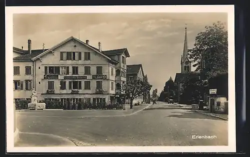 AK Erlenbach, Strassenpartie mit Konditorei u. Bäckerei und Kirche